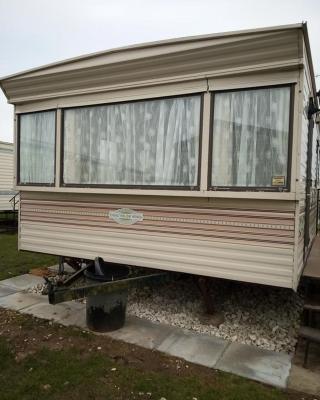 L&g FAMILY HOLIDAYS 8 BERTH CORAL BEACH JOHN FAMILYS ONLY AND LEAD PERSON MUST BE OVER 30
