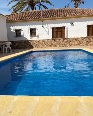 Chalet con piscina privada de 4 dormitorios Las Herrerias -cerca de Vera Playa-