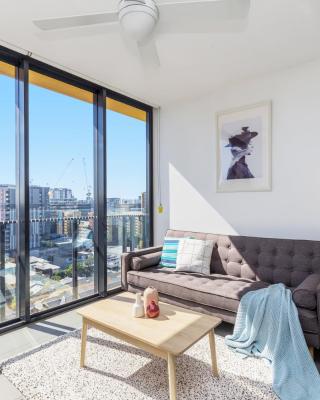 KOZYGURU FORTITUDE VALLEY AMAZING VIEW 2BED APT + FREE PARKING QFV010