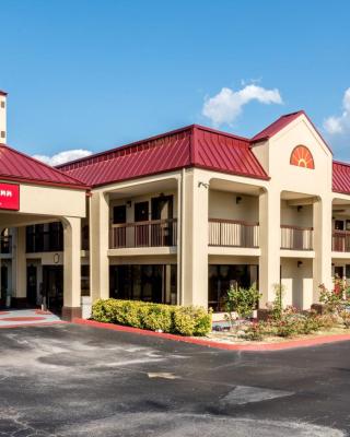 Red Roof Inn & Suites Clinton, TN