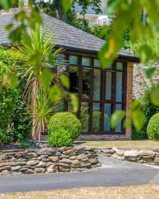 Luxury Summerhouse Annexe in lush gardens in Fowey