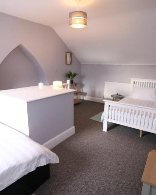 Amaya Five - Newly renovated - Very spacious - Sleeps 6 - Grantham