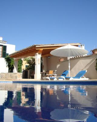 Villa Maria, bonita casa con jardín y piscina privada en Andratx