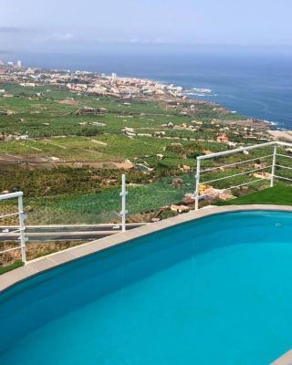 Casa con piscina privada. Mirador de Humbolt.