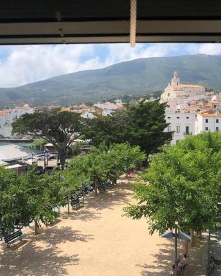 ROQUES - Casa en primera línea de mar en CADAQUÉS