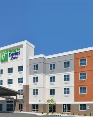 Holiday Inn Express & Suites Lexington Midtown - I-75, an IHG Hotel