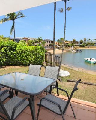 Courtney Cove 1 Comfortable Two Bedroom Apartment on Mooloolaba Canal