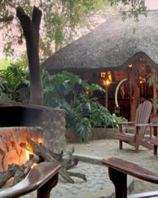 Valamanzi Lodge in Nyati Wilderness