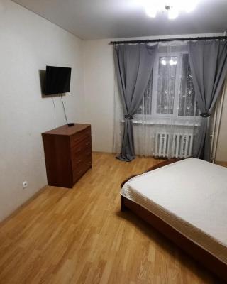 комфортная 2 комнатная квартира возле Аквапарка на Комсомольской 148