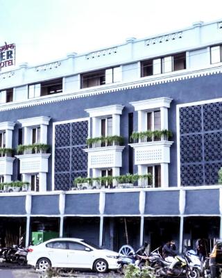 Rudra Shelter Business Hotel
