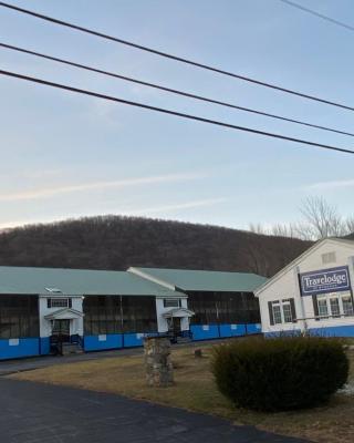 Travelodge by Wyndham Lincoln Near White Mountain