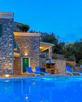 Villa Regina: Above Agni, superb views and pool