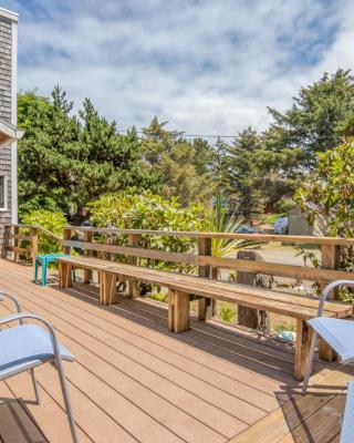 Kamis Beach House - Meredith Lodging