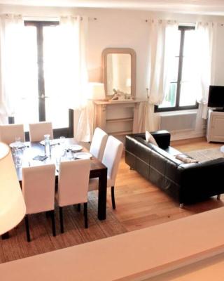 Duplex 3 chambres, 8 personnes avec terrasse centre de Blois