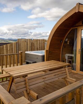 Farragon Luxury Glamping Pod with Hot Tub & Pet Friendly at Pitilie Pods