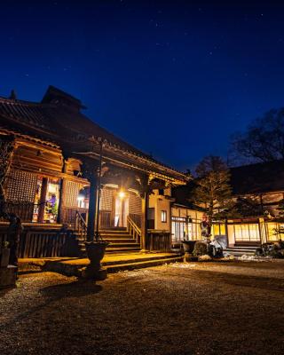 Temple Hotel 正暦寺