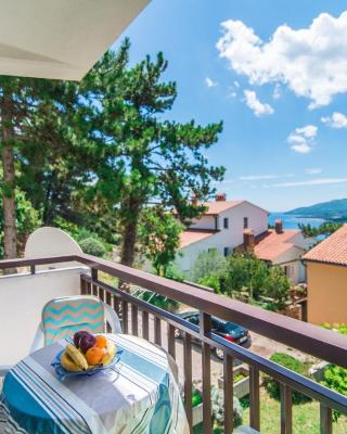 Apartments Pino Rabac