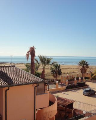 Baciati dal sole - Appartamento fronte spiaggia