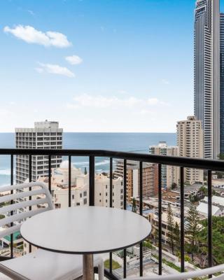 Ocean-View Studio Near Beach with Rooftop Jacuzzis