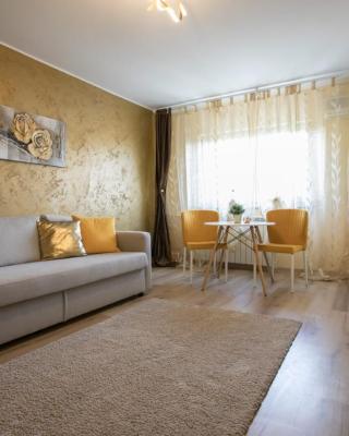 GOLDEN APARTMENT BANEASA