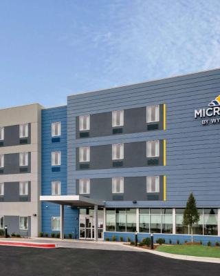 Microtel Inn & Suites by Wyndham Hot Springs