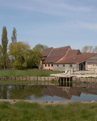 Landelijk vakantiehuis in Diksmuide met een tuin en vijver