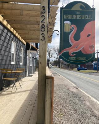 Groundswell Pub & Inn