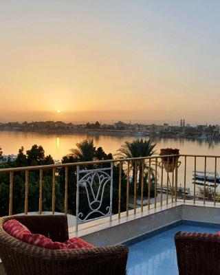 Spring Hotel Luxor