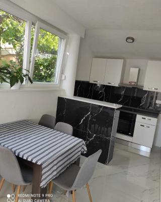 Apartments Pomalo
