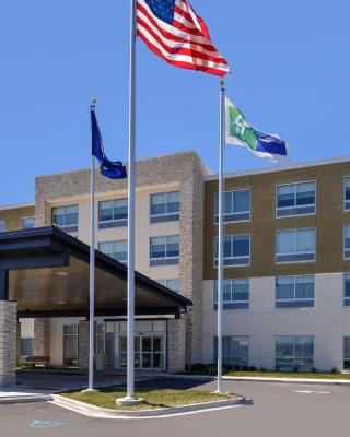 Holiday Inn Express & Suites - Brighton South - US 23, an IHG Hotel