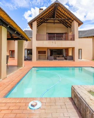 Waterberg House at Zebula - 8 adults and 4 kids