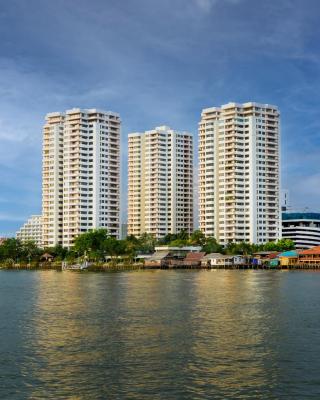 Riverine Place Hotel and Residence