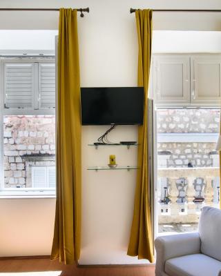 SWEET ROOM OLD TOWN by DuHomes