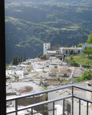 Casa La Soleá. Vistas al pueblo y la Sierra