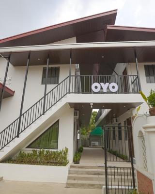 OYO 736 Jade Apartelle