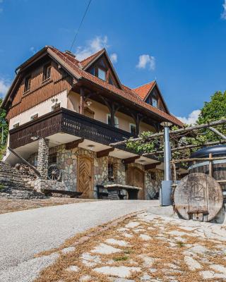 Authentic Countryside Villa with Hot tub