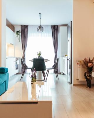 Cozy Special Pallady Apartament with Garden & Courtyard