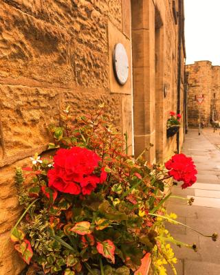 Juliet Cottage, late Georgian treasure, charming, cosy and historic, one of the closest cottages to Alnwick Castle
