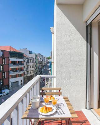 3BR Apartment with Balcony and Free Parking by LovelyStay