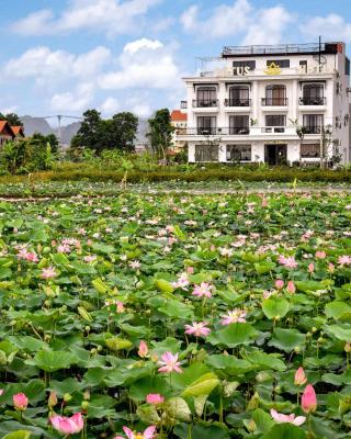 Lotus Hotel Ninh Bình