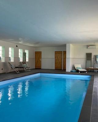 Superbe studio privée au calme avec piscine et spa