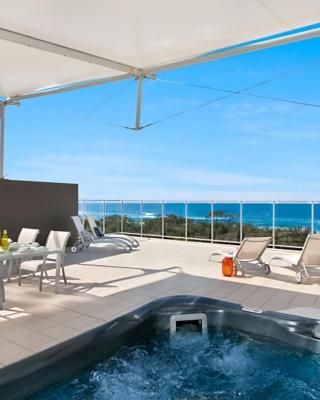 1328 Luxury Beachfront Penthouse with Heated Rooftop Jacuzzi