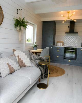 The Paddocks Cabin - Stylish, Cozy & Private