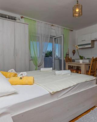 Studio Apartment Iva