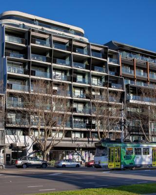 Modern, Quiet 1 Bed Apt on Fitzroy St, Opposite Albert Park