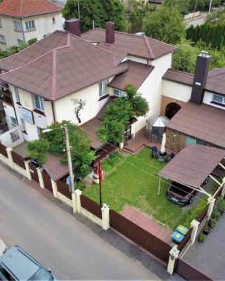 Cosy House Kaunas & Parking