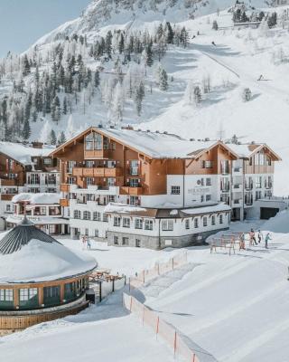 Superior Hotel Schneider Ski-in & Ski-out