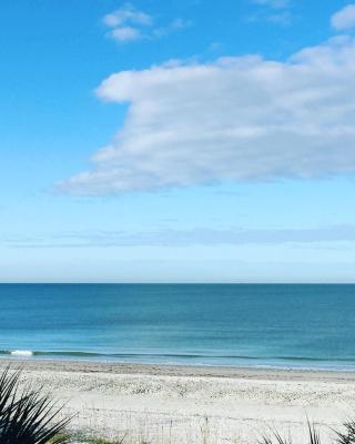 Holiday Villas II ON THE BEACH w/Intercoastal View