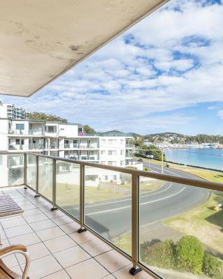 Blue Vista,9 13 Victoria Parade - Studio with air con and stunning views