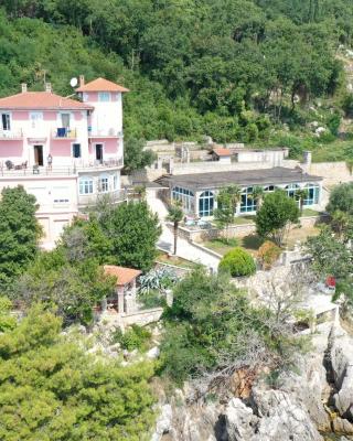 VILLA BISER